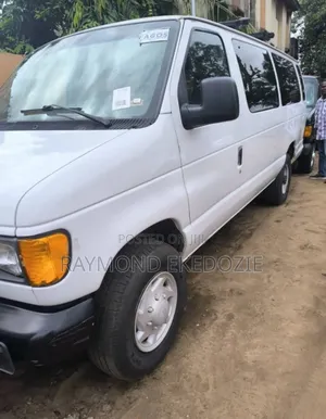 Ford E350 2000 White