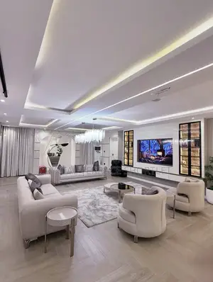 Luxurious 4 Bedroom Apartment Shortlet