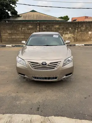 Toyota Camry LE 4dr Sedan (2.4L 4cyl 5A) 2008 Gold