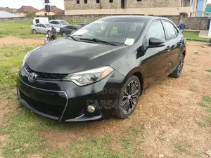 Toyota Corolla 2015 Black