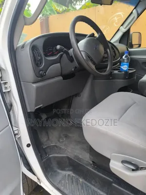 Ford E350 2000 White