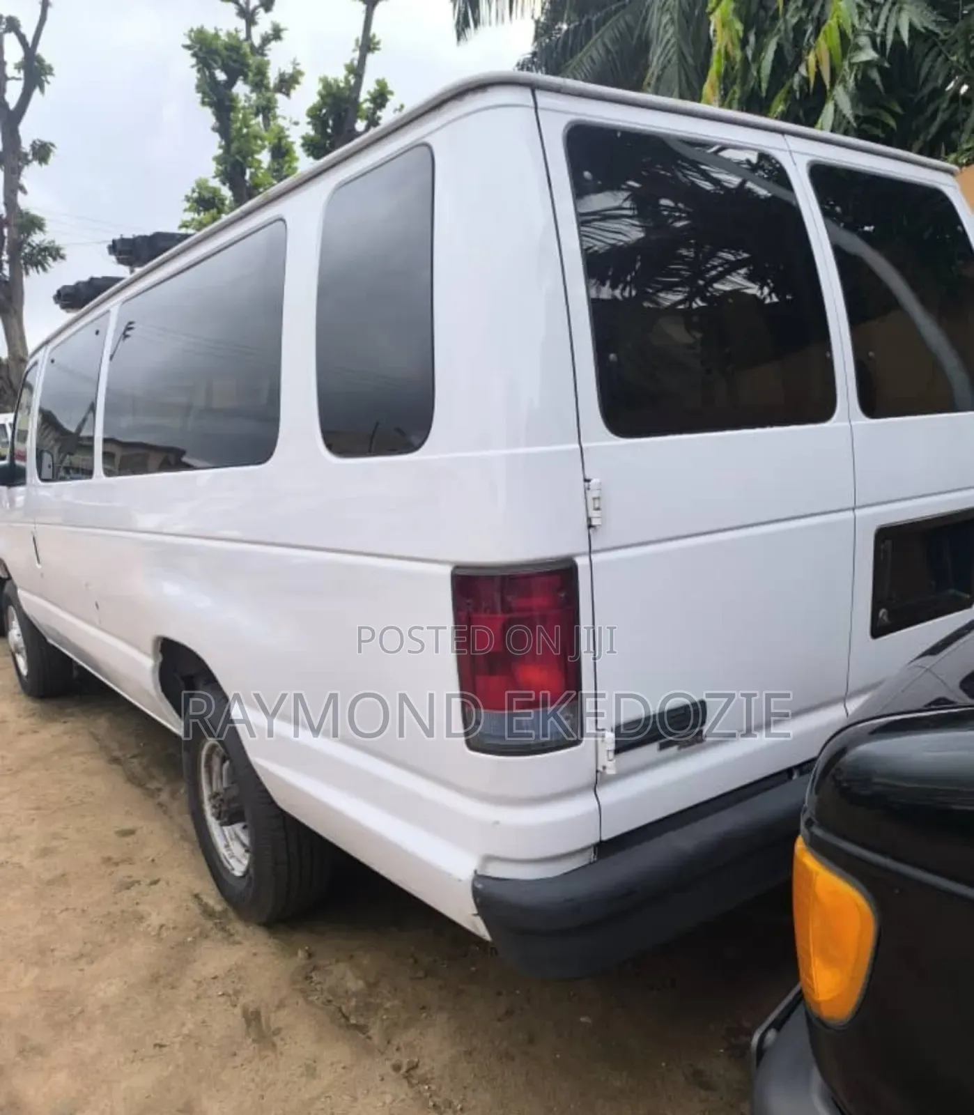 Ford E350 2000 White