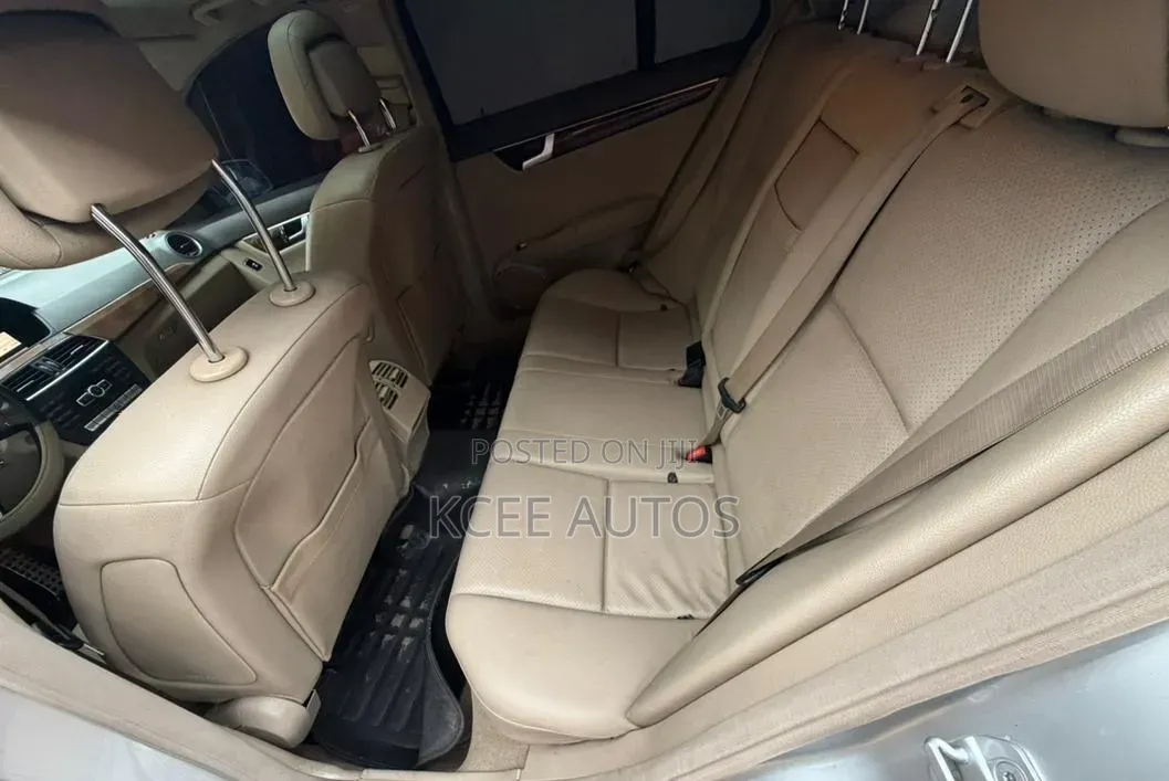 Mercedes-Benz C300 2012 Silver