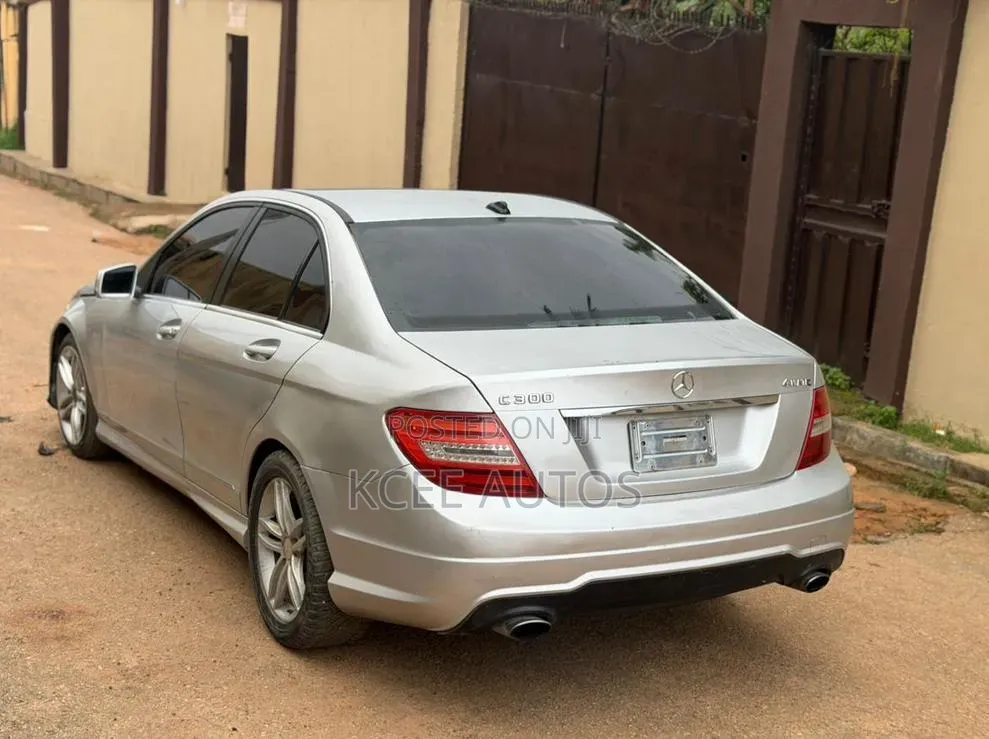 Mercedes-Benz C300 2012 Silver