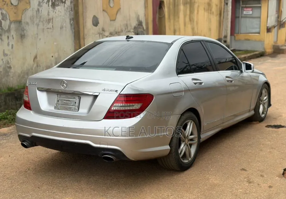 Mercedes-Benz C300 2012 Silver