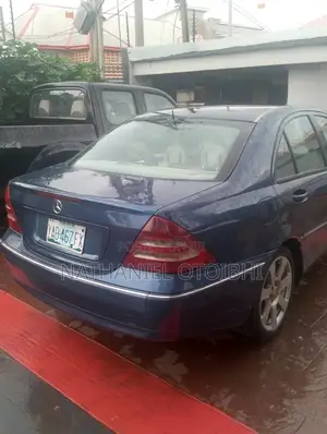 Mercedes-Benz C320 2005 Blue