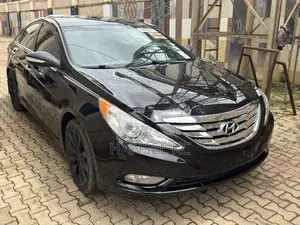 Hyundai Sonata SE Sedan FWD (2.4L 4cyl 6A) 2011 Black