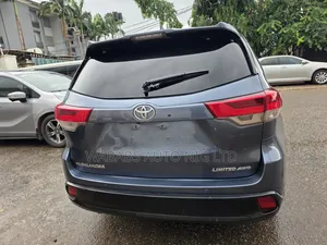 Toyota Highlander 2015 Blue