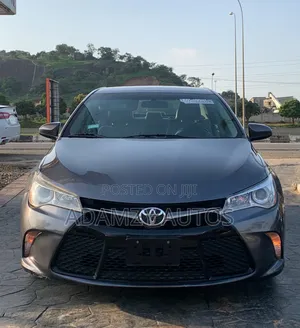 Toyota Camry 2016 Brown