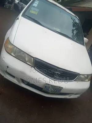Honda Odyssey 2002 White