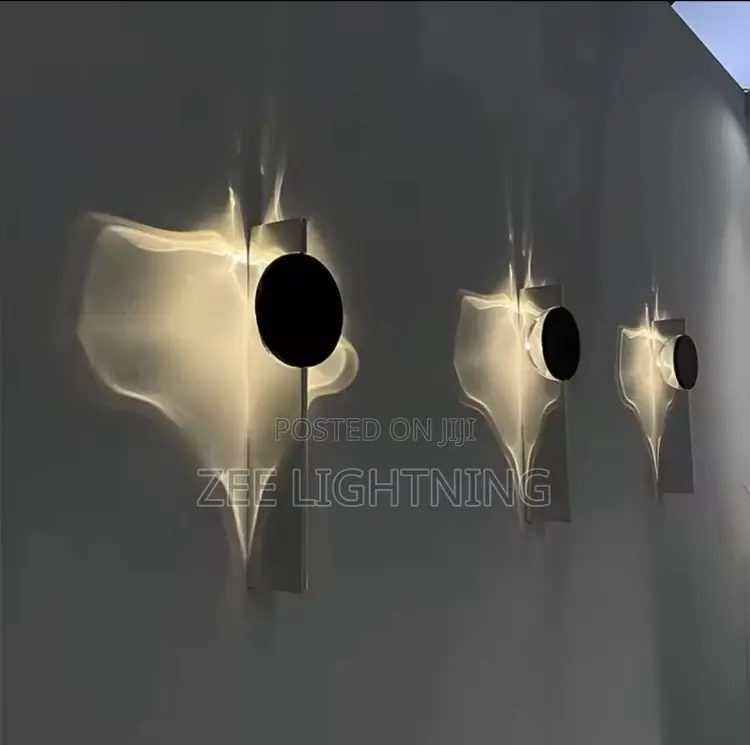 Reflective Modern Design Wall Brackets
