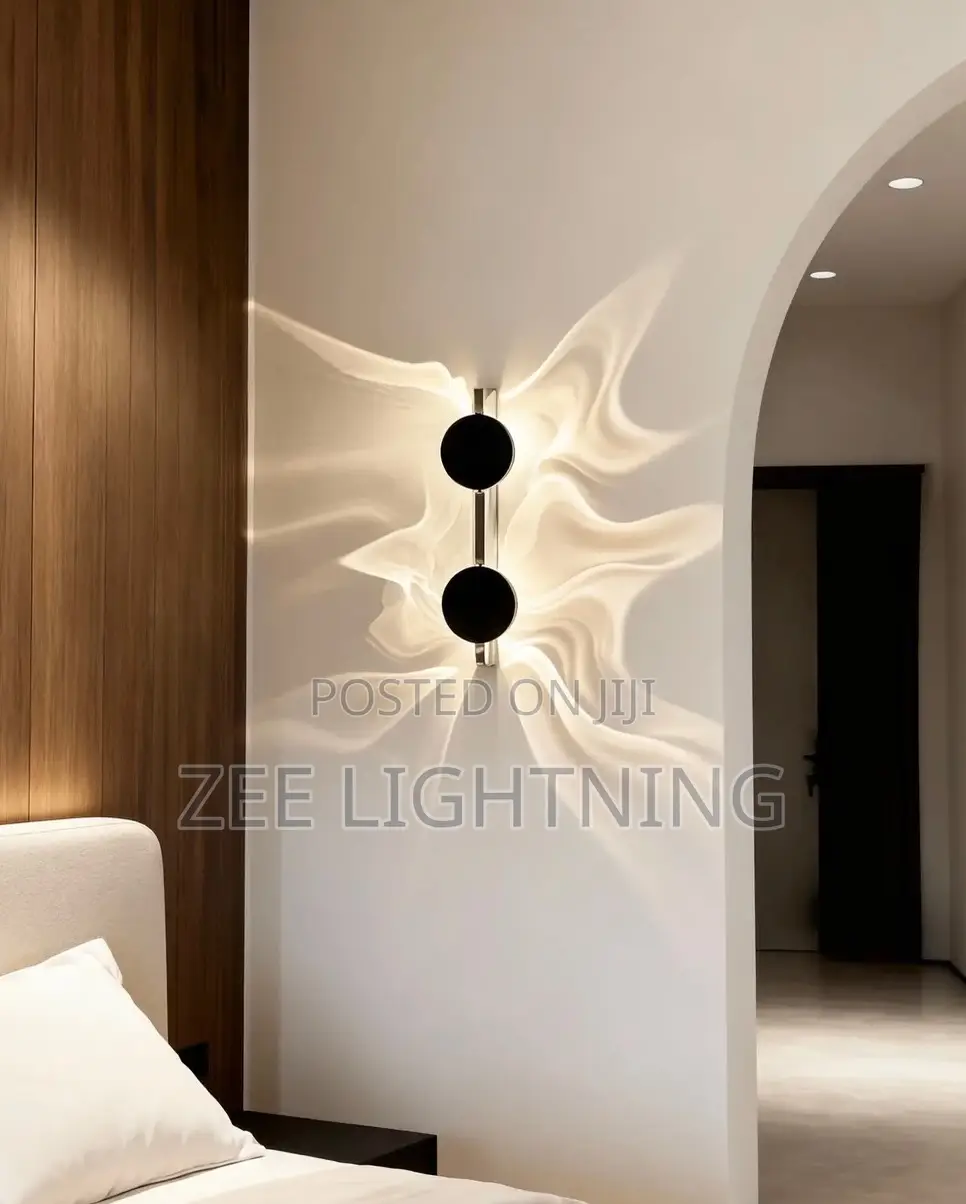 Reflective Modern Design Wall Brackets