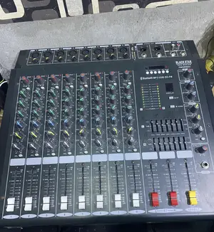 Original Yamaha 8chanel Powered Mixer