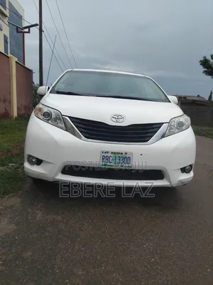 Toyota Sienna 2012 White