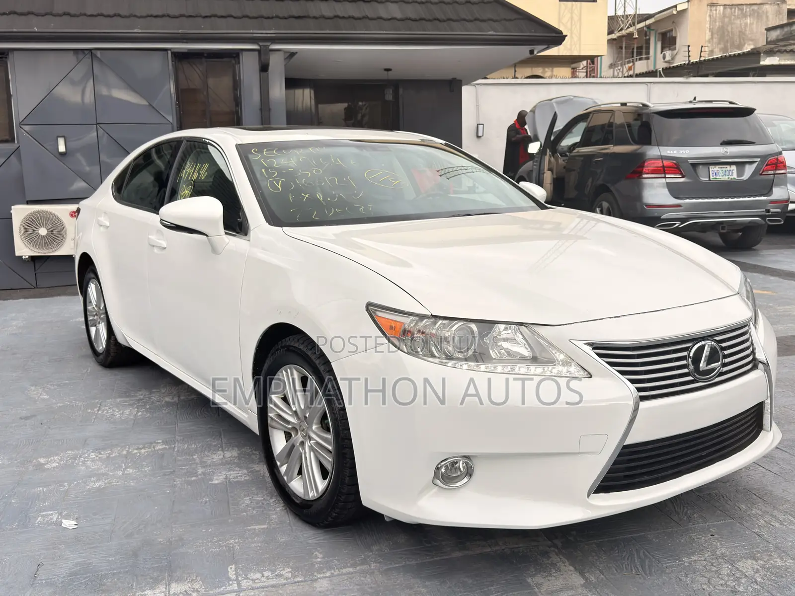 Lexus ES 2015 White