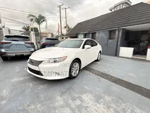 Lexus ES 2015 White