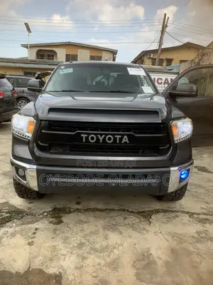 Toyota Tundra 2018 Brown