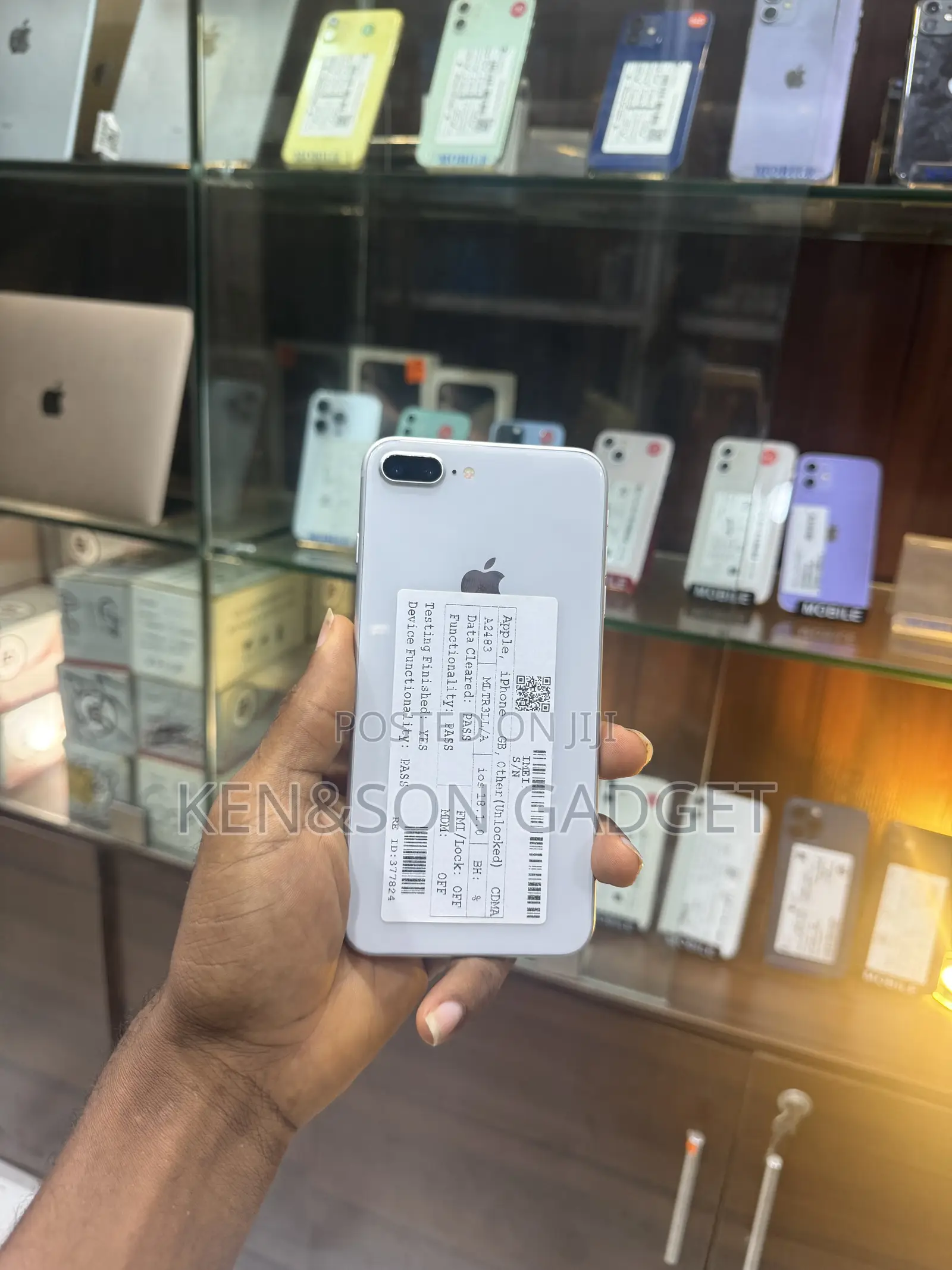Apple iPhone 8 Plus 64 GB White