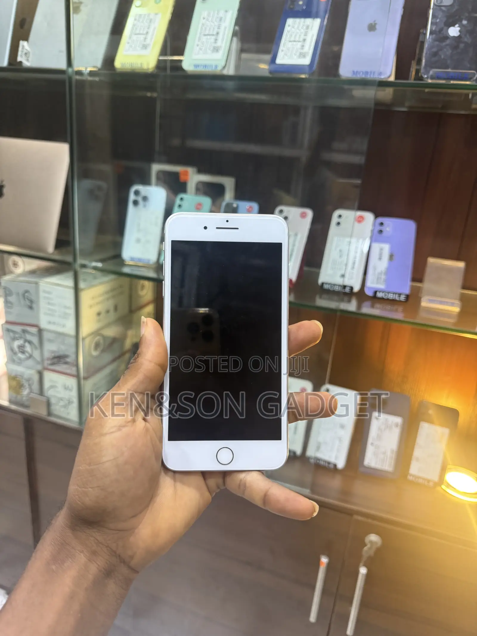 Apple iPhone 8 Plus 64 GB White