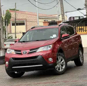 Toyota RAV4 XLE 4dr SUV AWD (2.5L 4cyl 6A) 2014 Red