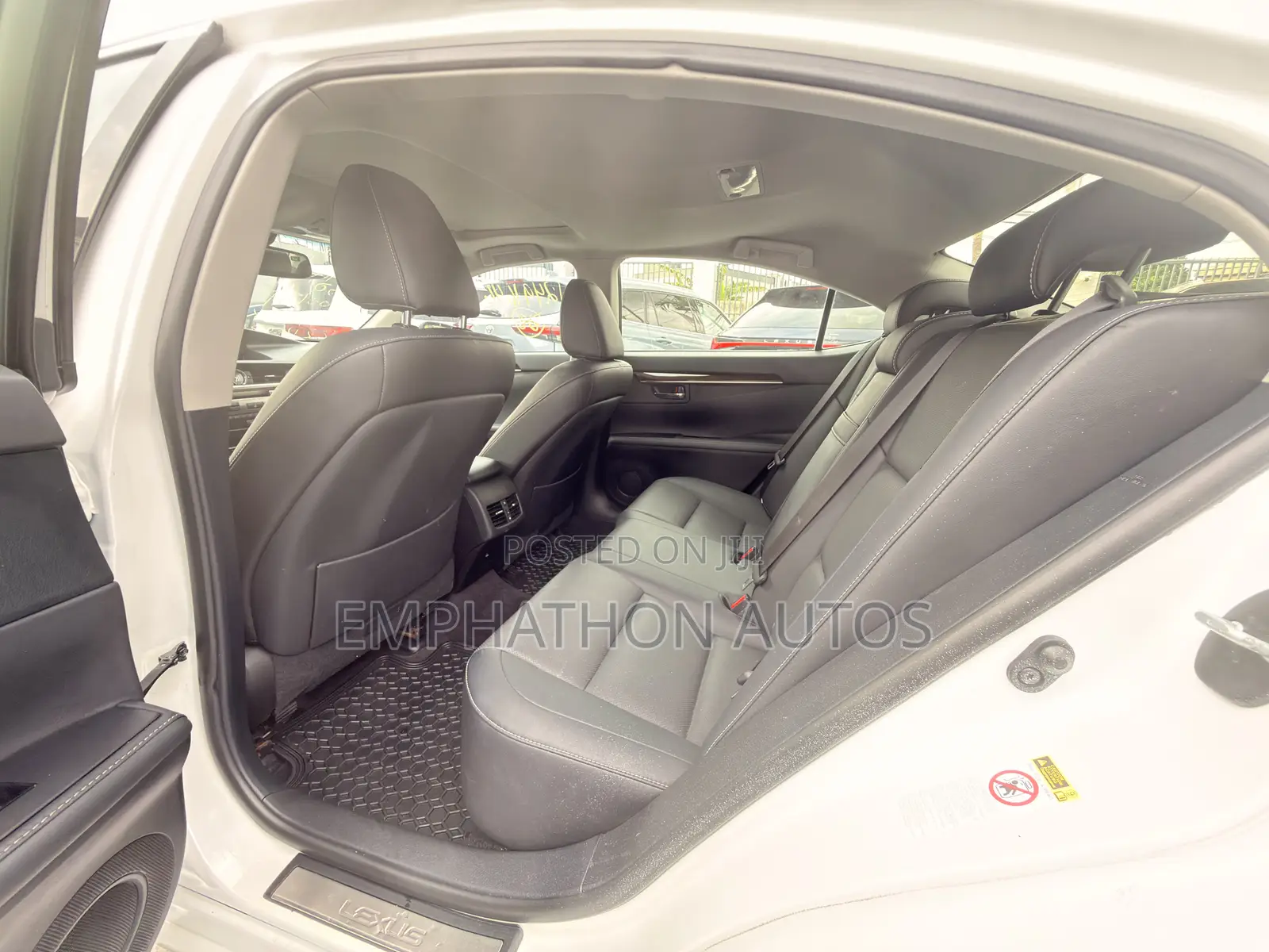 Lexus ES 2015 White