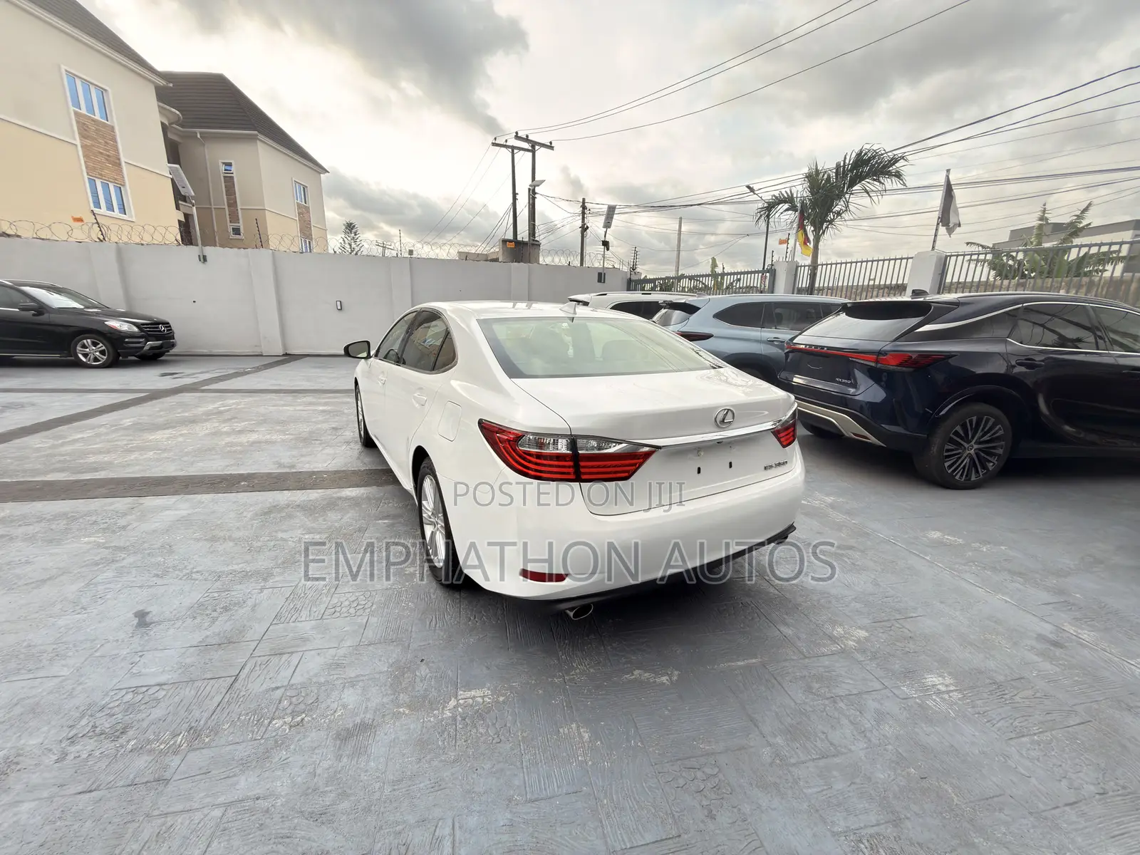 Lexus ES 2015 White