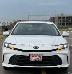 Toyota Camry LE 2025 White