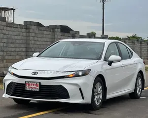 Toyota Camry LE 2025 White
