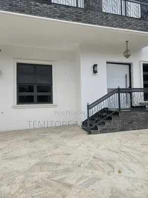 8bdrm Mansion in Maitama District for sale