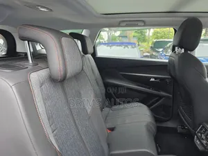 Peugeot 5008 2018 Green