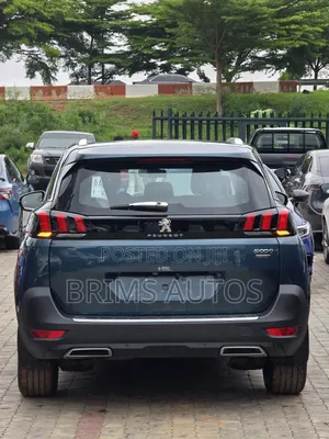 Peugeot 5008 2018 Green