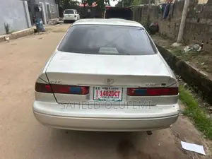 Toyota Camry Automatic 1999 Silver