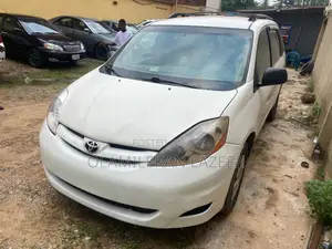 Toyota Sienna 2007 White