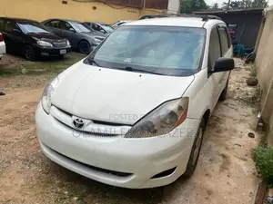 Toyota Sienna 2007 White