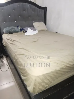 Neatly Used High Density Foreign 6 by 4 Matras and Bedframe