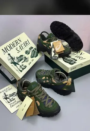 High Quality Sneakers