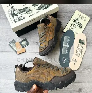 High Quality Sneakers