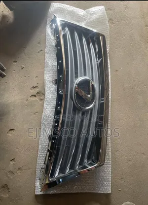 Front Grill and Chrome Es 350 2010