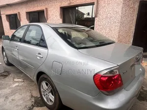 Toyota Camry 2005 Silver