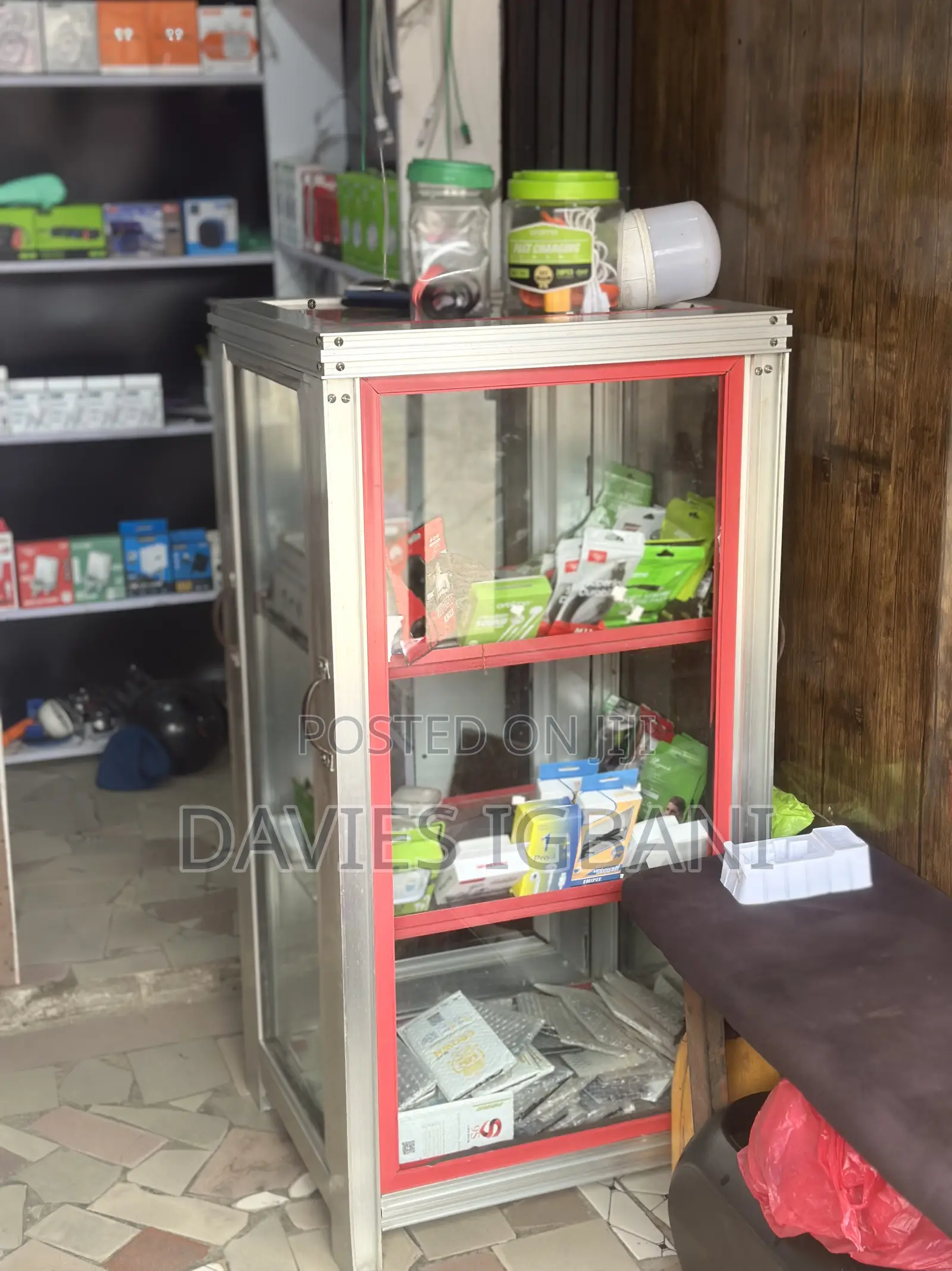 Show Case For Samples For Goods