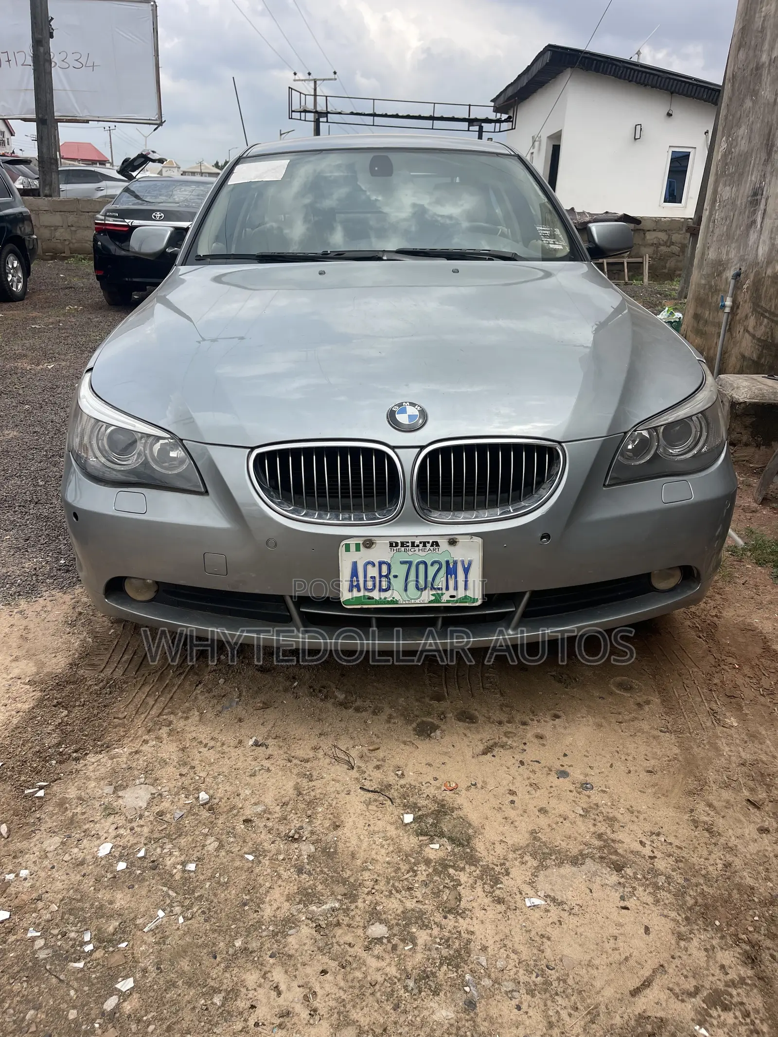 BMW 520i 2011 Blue