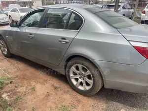 BMW 520i 2011 Blue