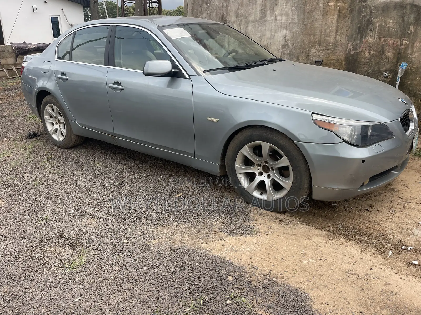 BMW 520i 2011 Blue