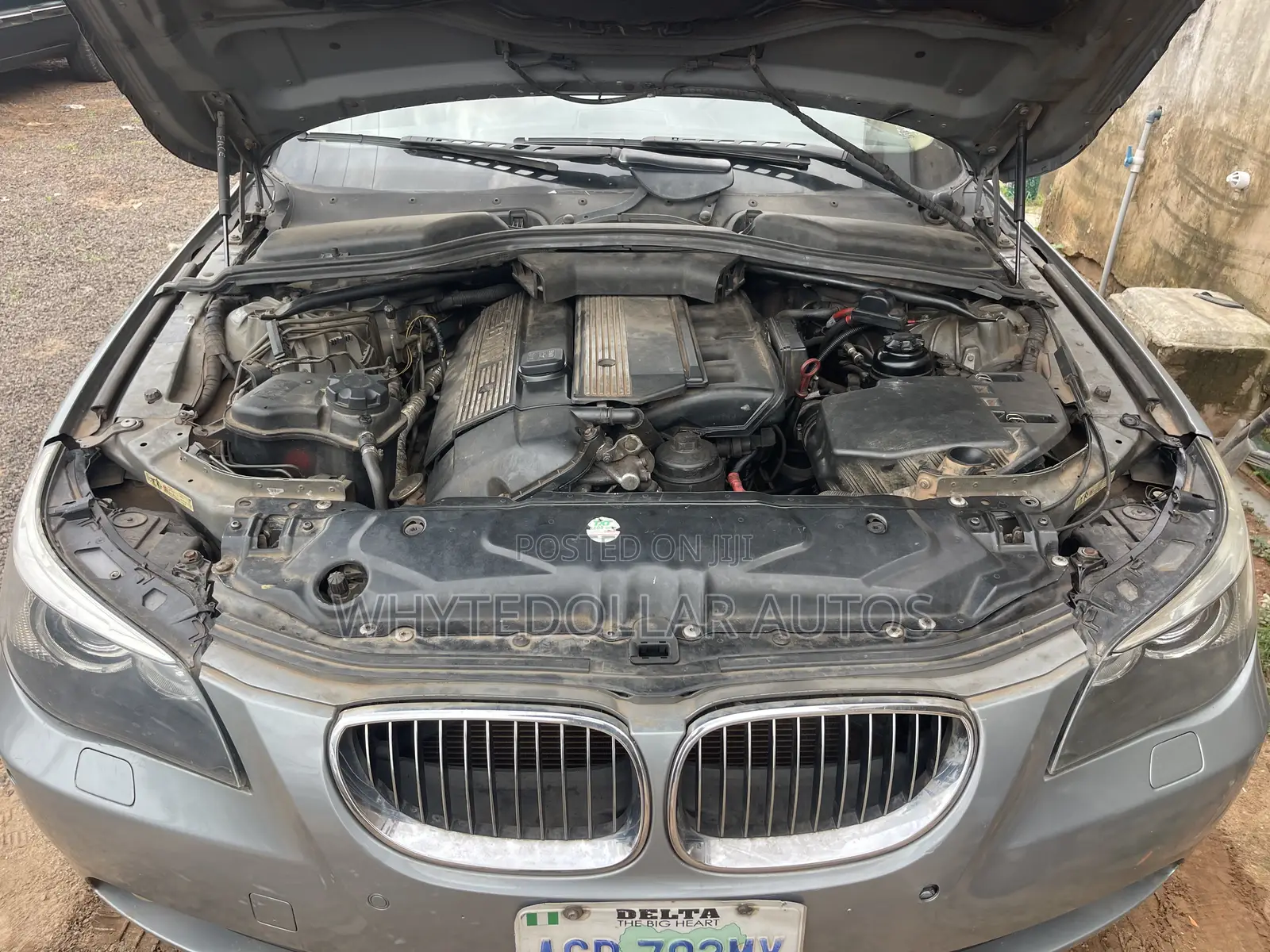 BMW 520i 2011 Blue