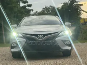 Toyota Camry 2022 Silver