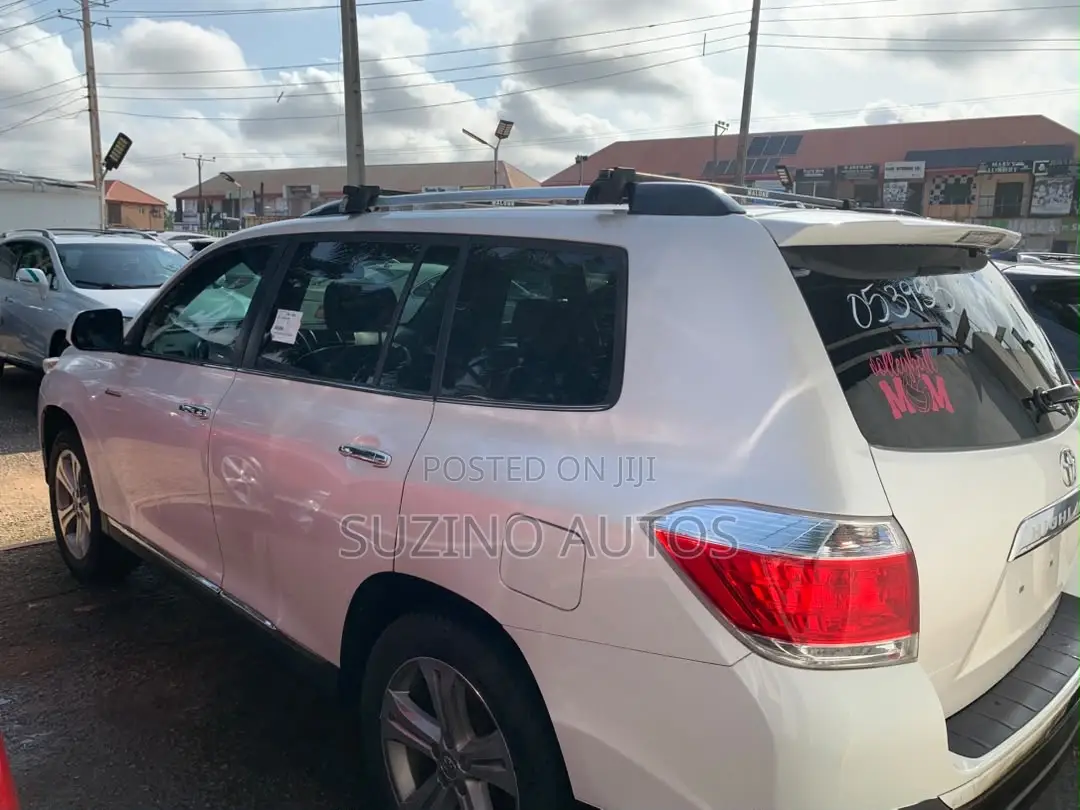 Toyota Highlander Limited 2012 White