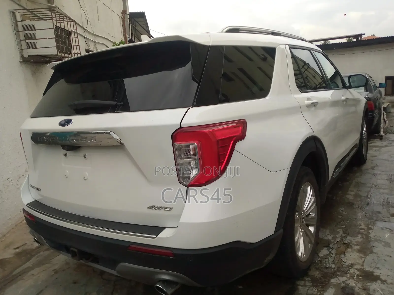 Ford Explorer 2021 White