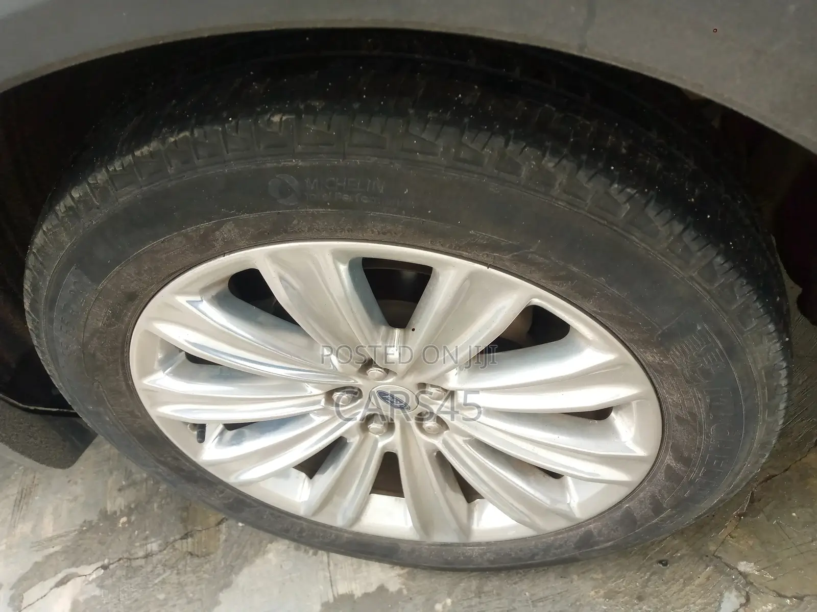 Ford Explorer 2021 White