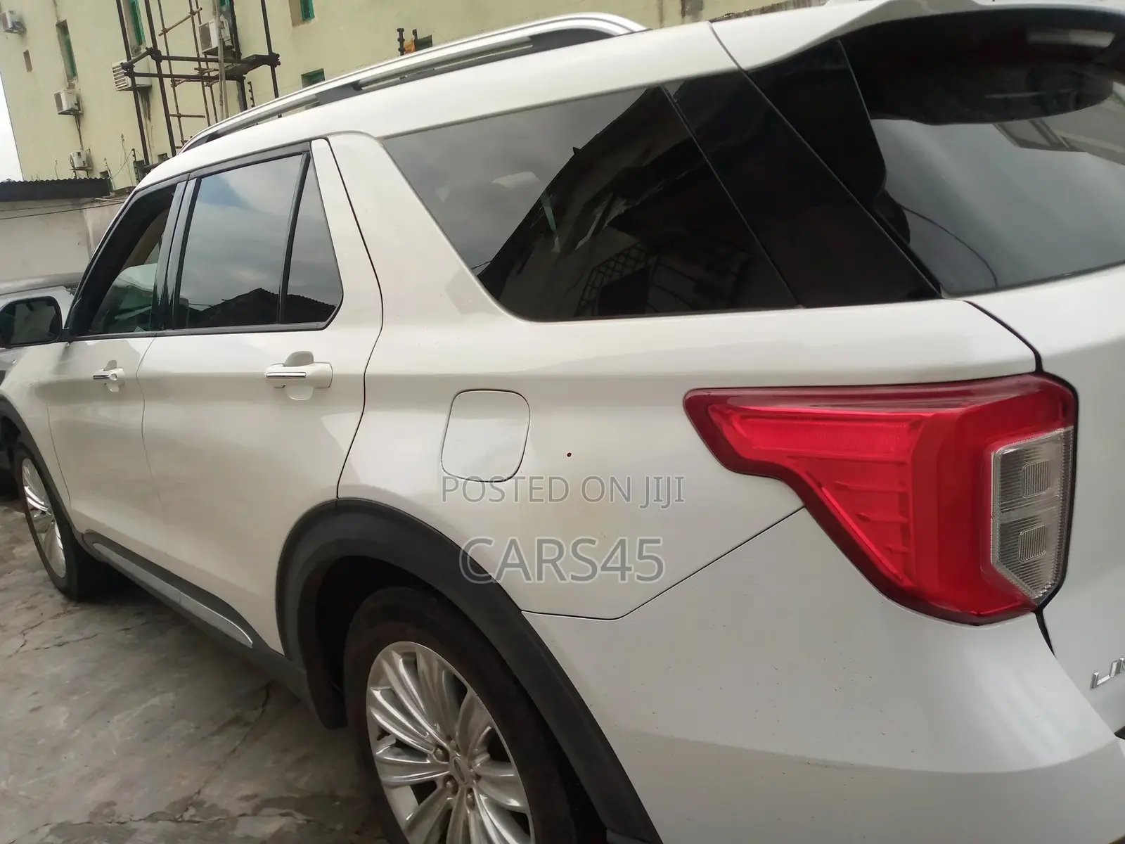 Ford Explorer 2021 White