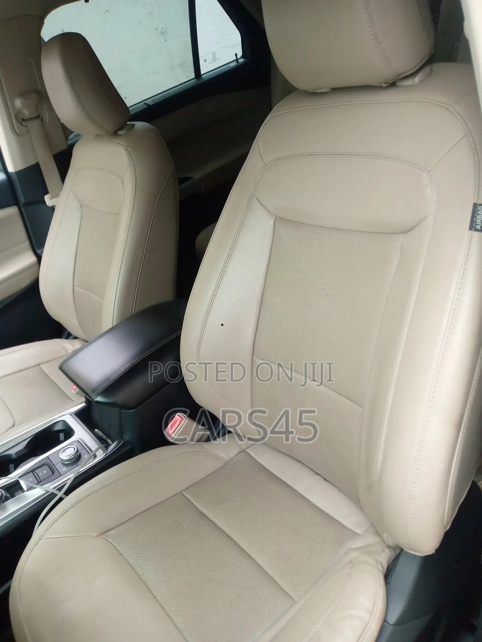 Ford Explorer 2021 White
